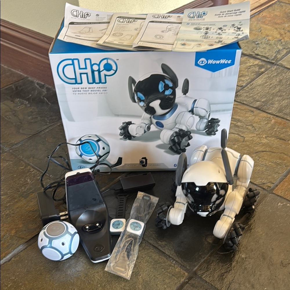 CHiP Interactive Robot Dog - Black and White